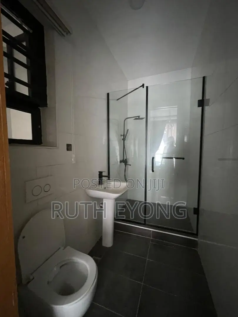 2bdrm Apartment in Ikate, By Spar Road for rent