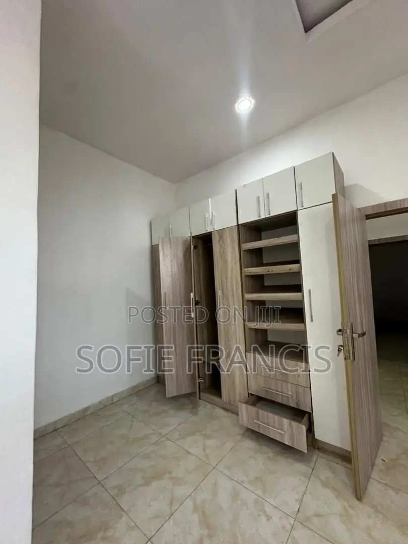4bdrm Duplex in Harris Drive, VGC / Ajah for rent