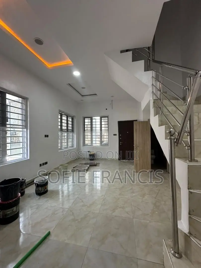 4bdrm Duplex in Harris Drive, VGC / Ajah for rent