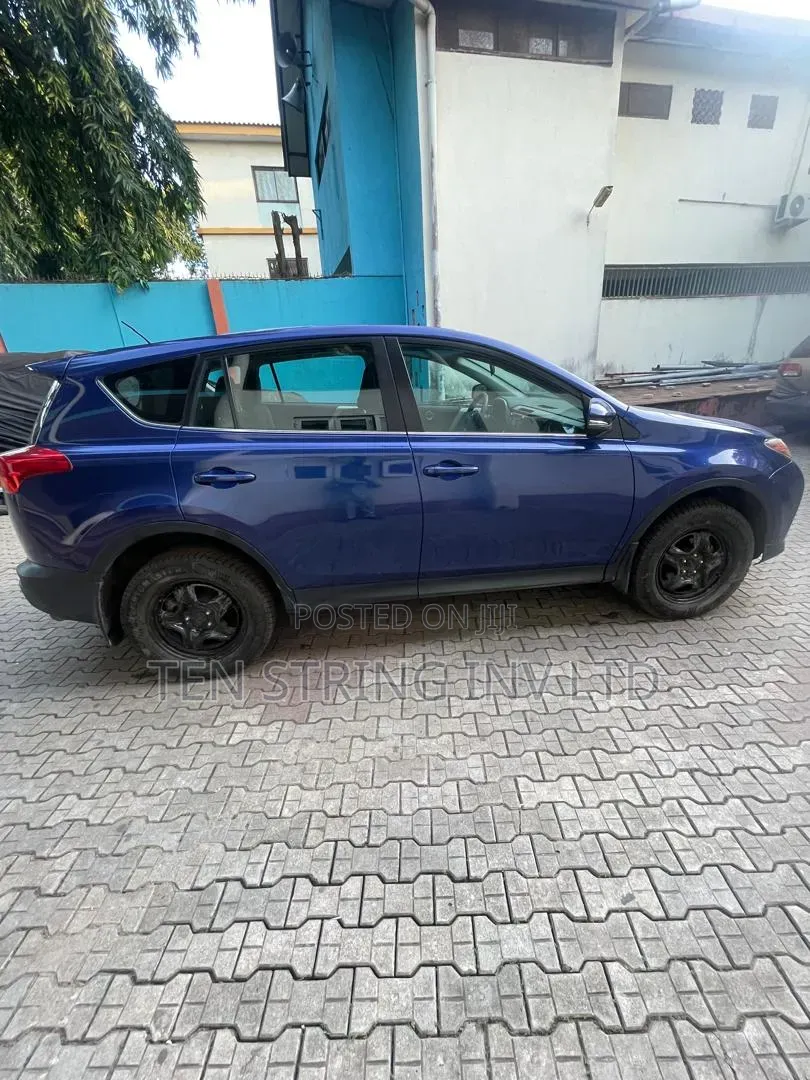 Toyota RAV4 LE 4dr SUV (2.5L 4cyl 6A) 2014 Blue