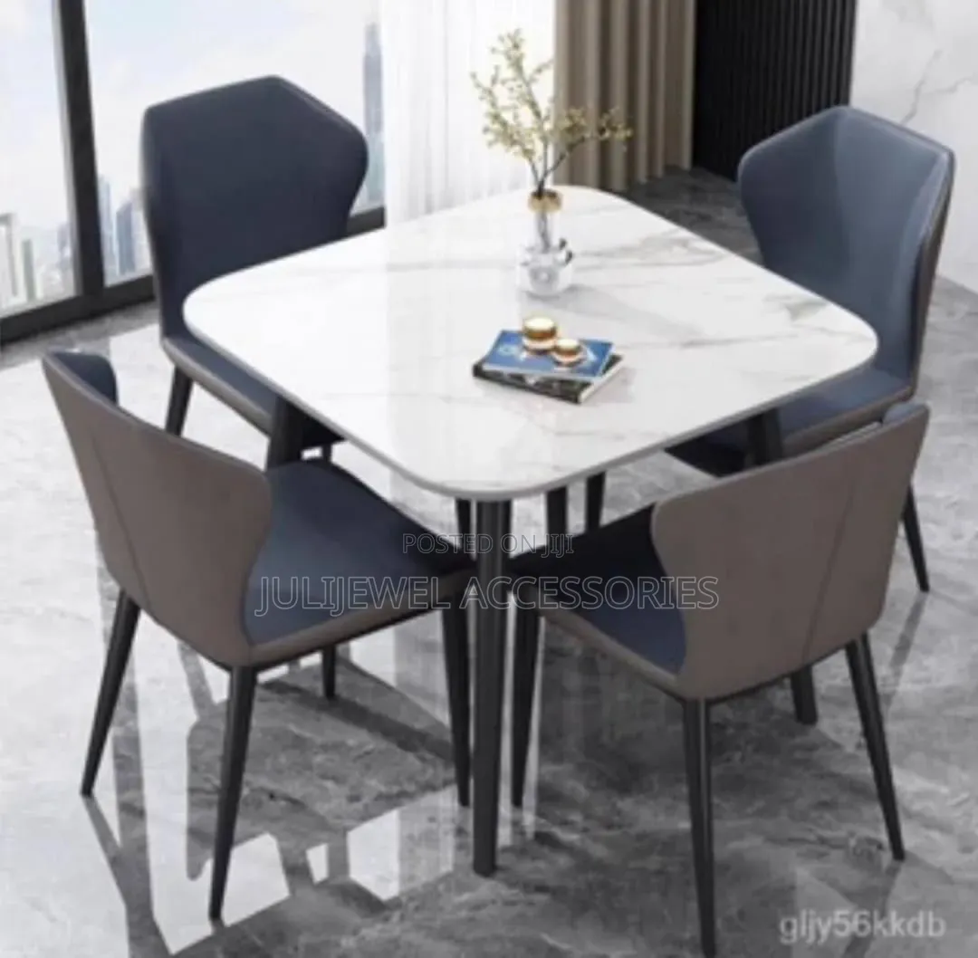 Classic Dining Set of 4 Seater