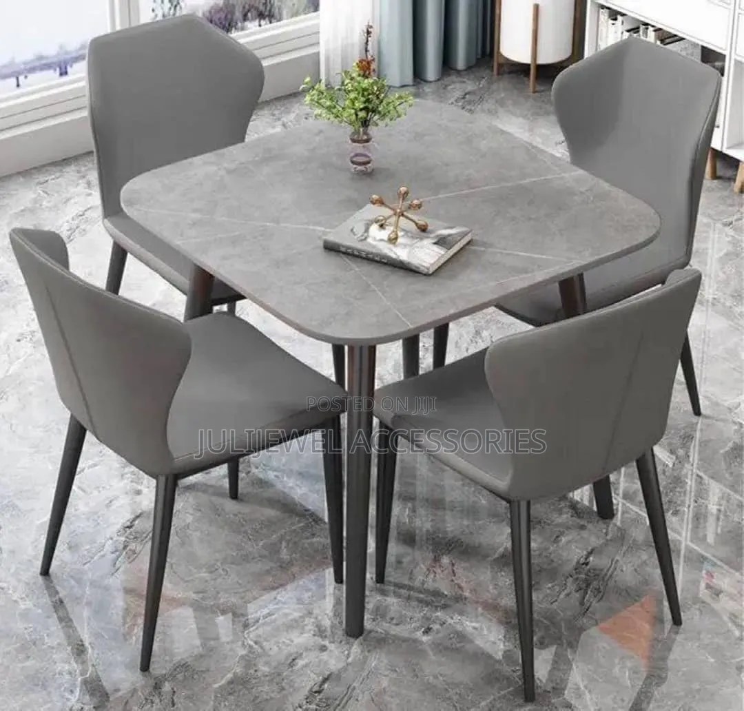 Classic Dining Set of 4 Seater