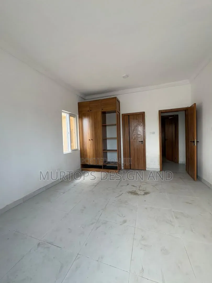 3bdrm Apartment in Lekki Phase 1 for rent