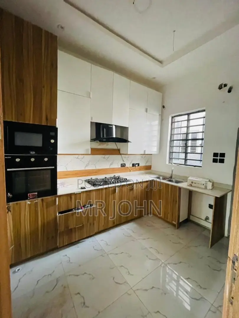 4bdrm Duplex in Ikota Villa Owo Pr, Lekki for rent