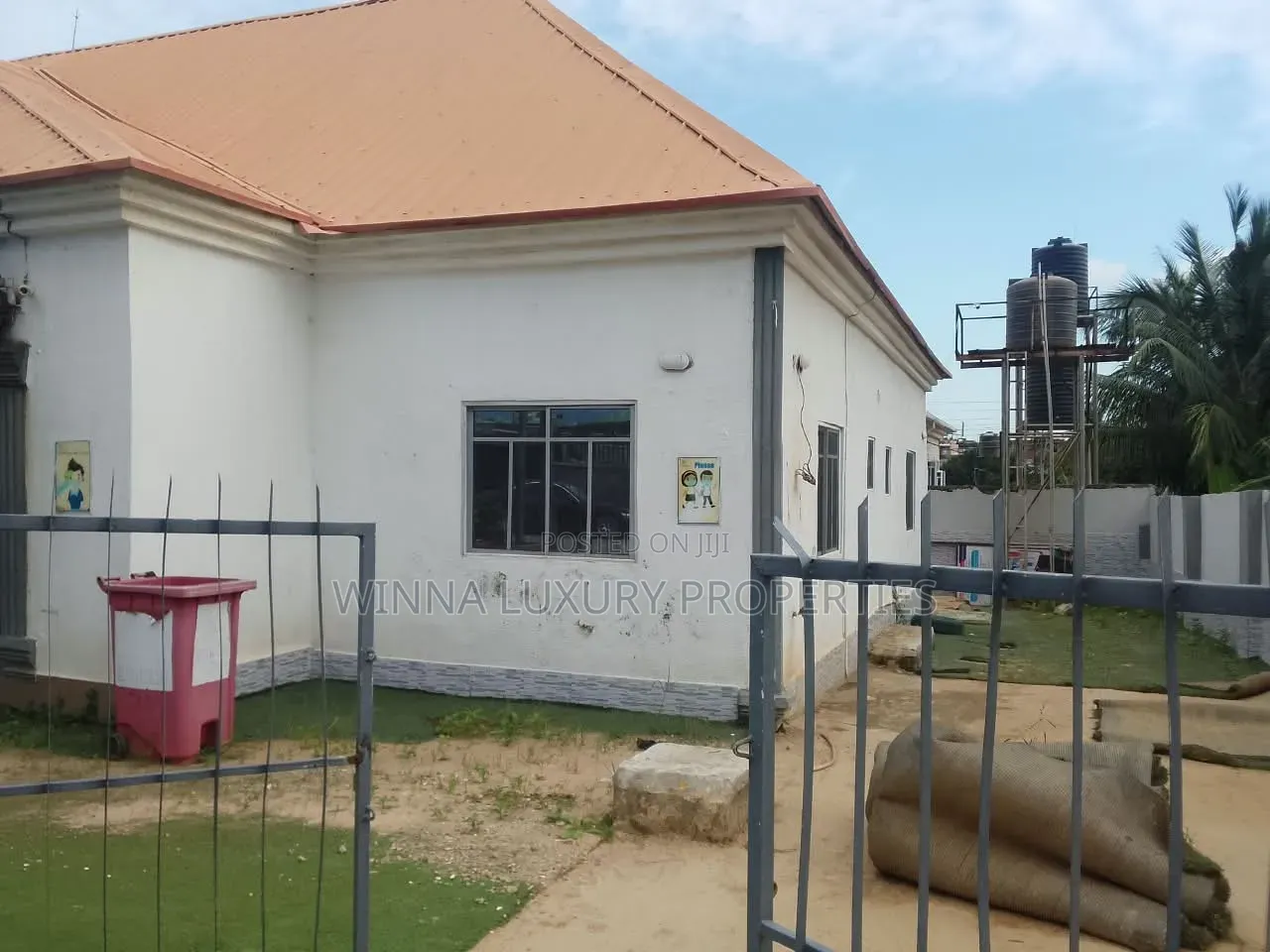 3bdrm Bungalow in Von Axis, Lugbe District for sale
