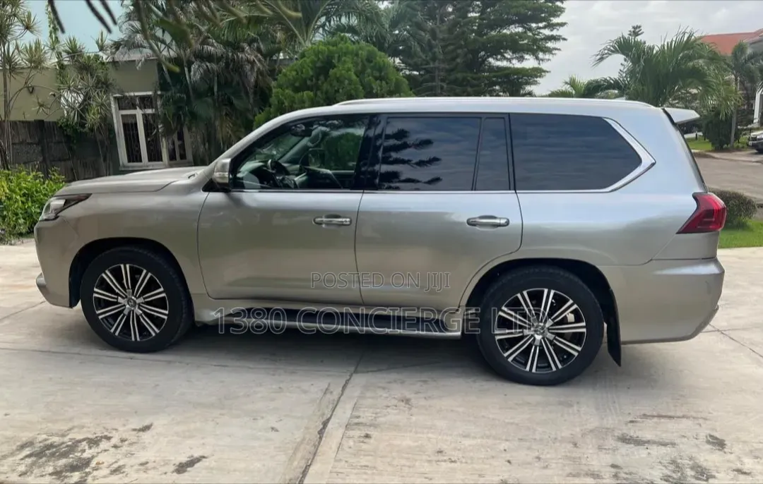 Lexus LX 570 AWD 2018