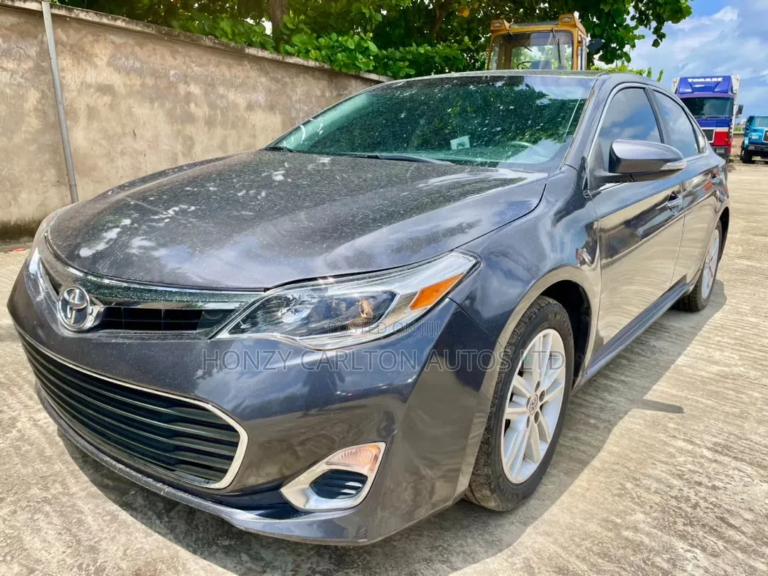 Toyota Avalon XLE Premium 4dr Sedan (3.5L 6cyl 6A) 2014 Gray