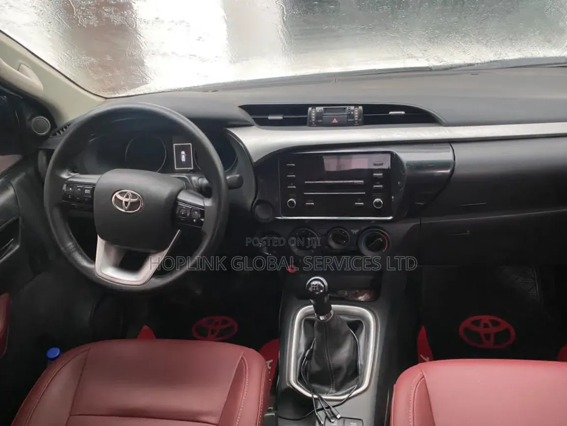 Toyota Hilux 2017 White