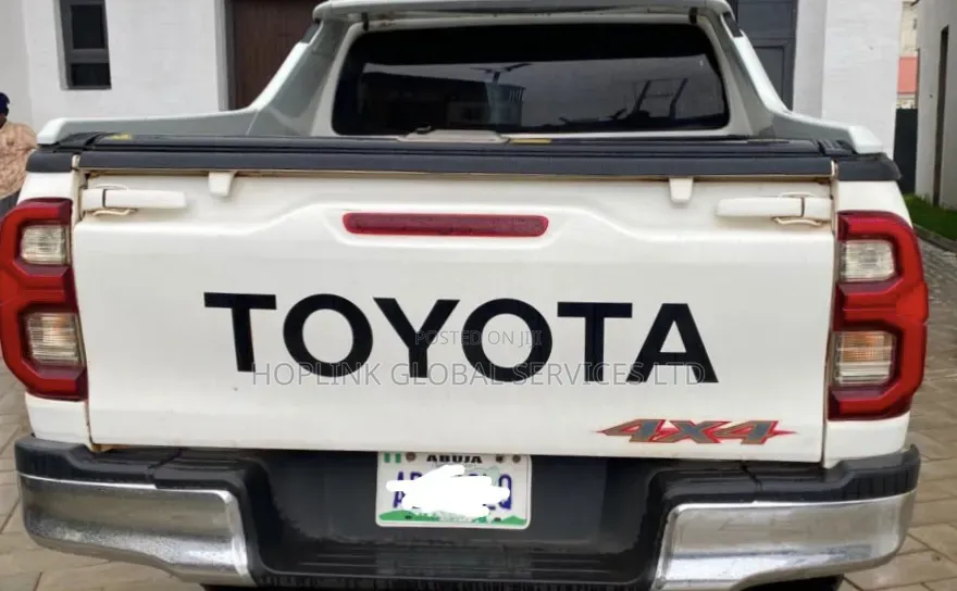 Toyota Hilux 2017 White