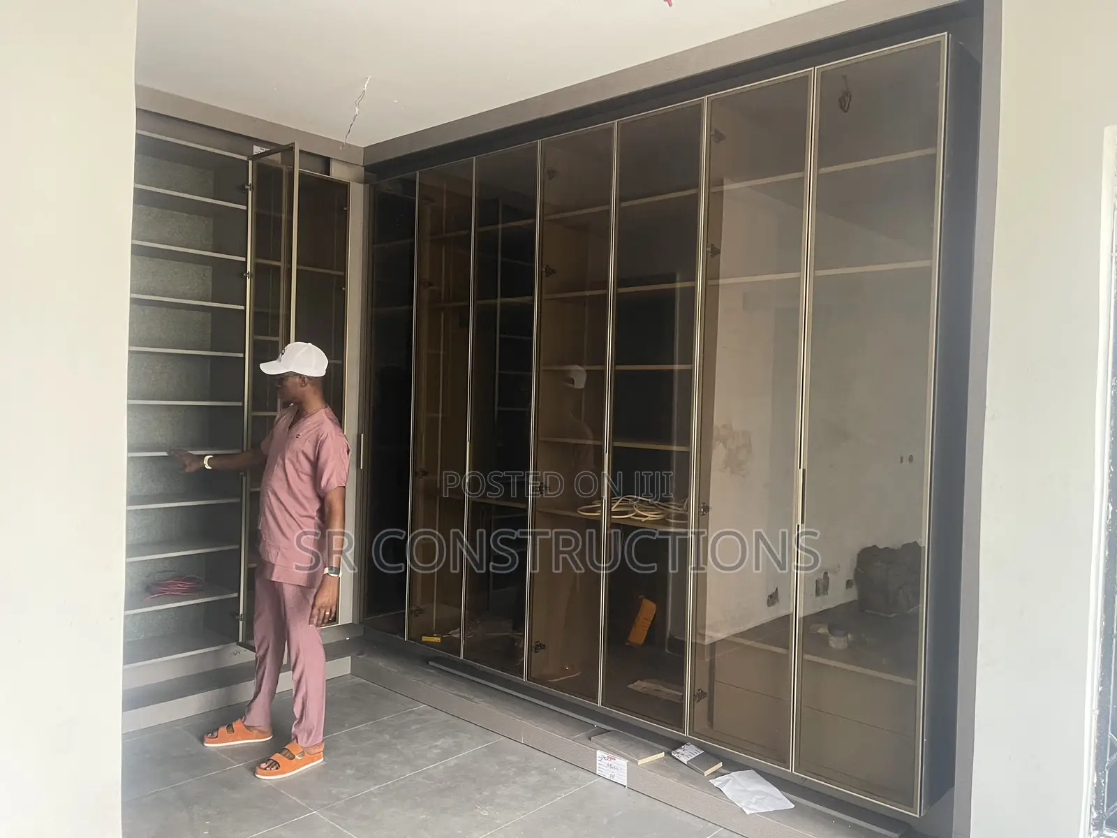 Luxury Wardrobe Interior