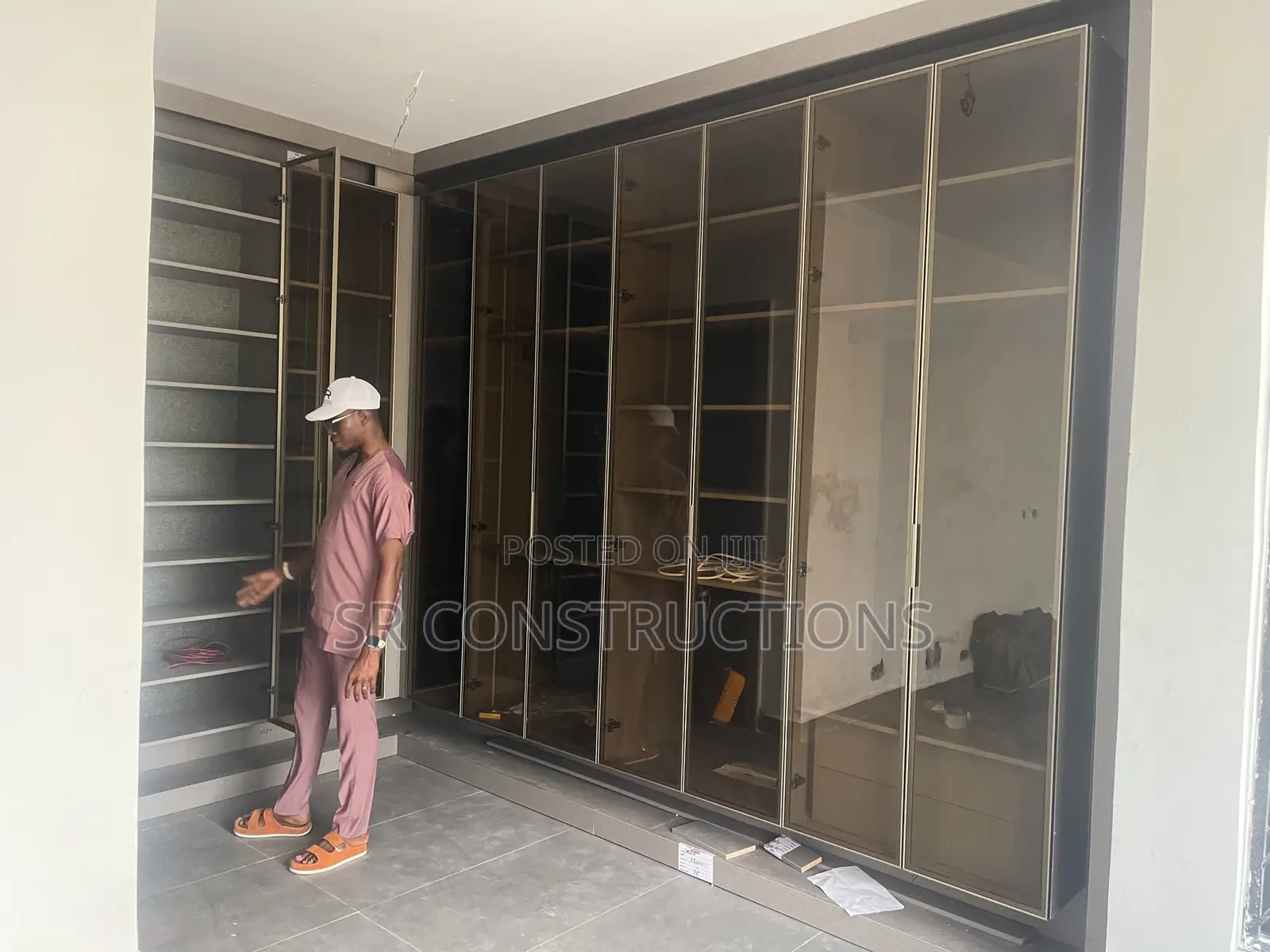 Luxury Wardrobe Interior