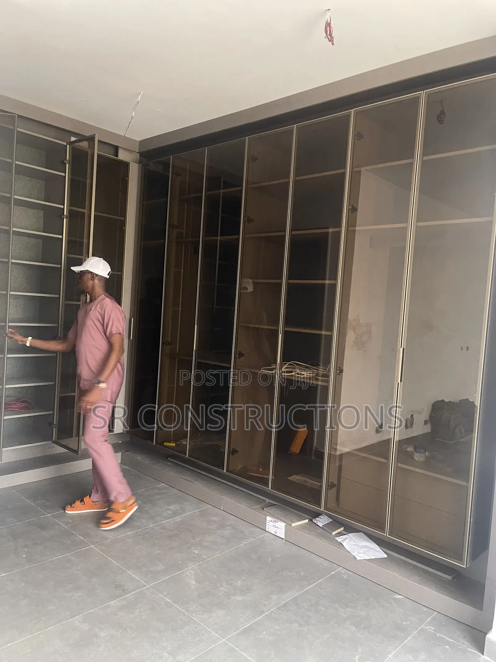 Luxury Wardrobe Interior