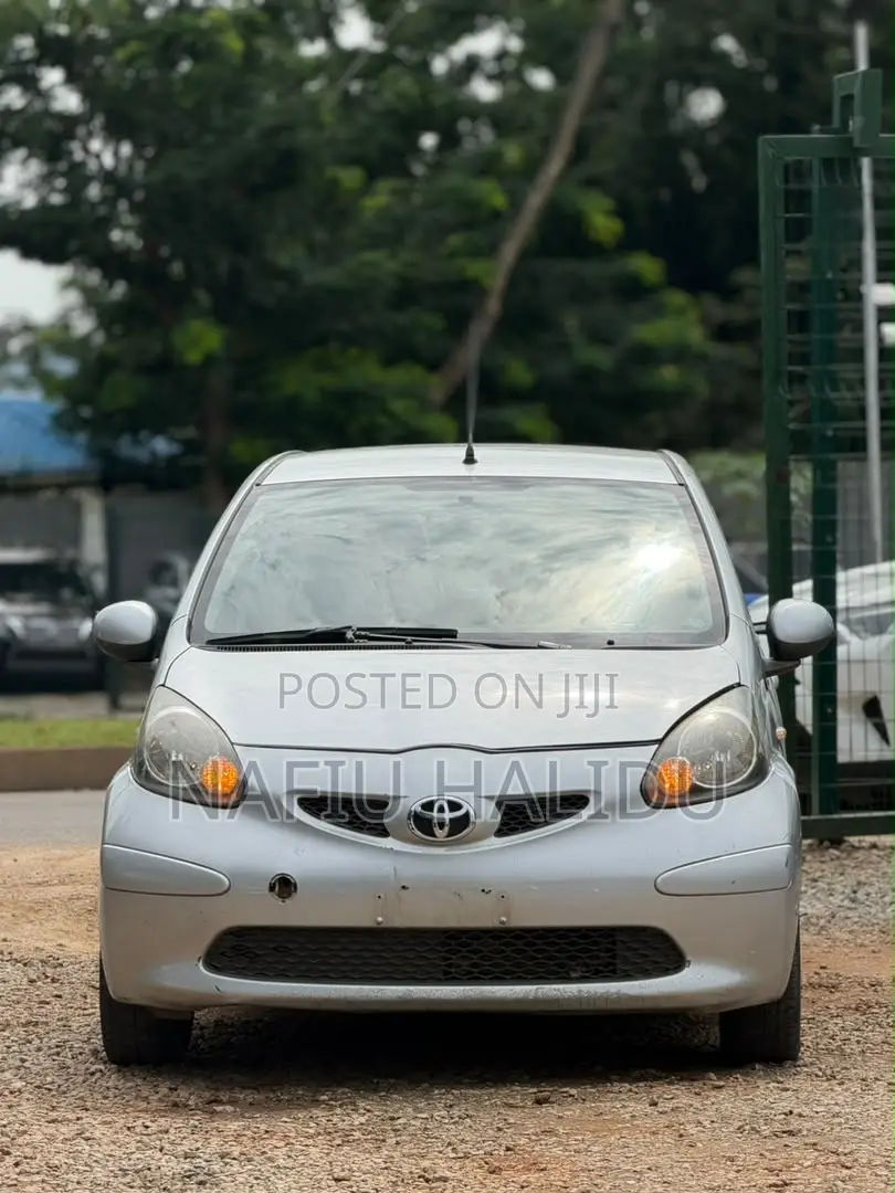 Toyota Aygo 2010 Silver