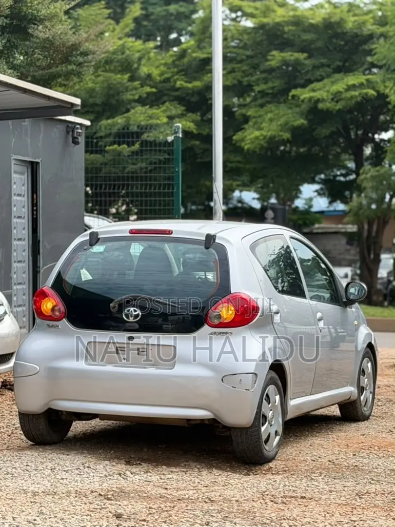Toyota Aygo 2010 Silver