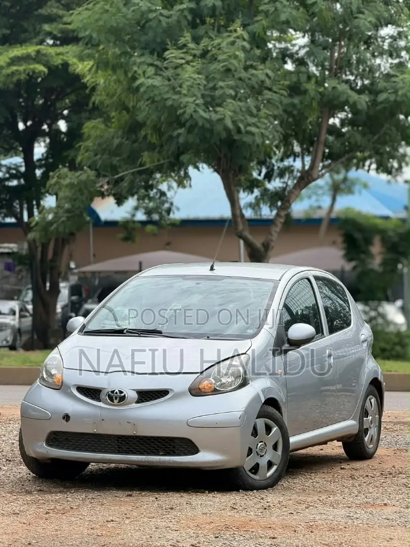 Toyota Aygo 2010 Silver