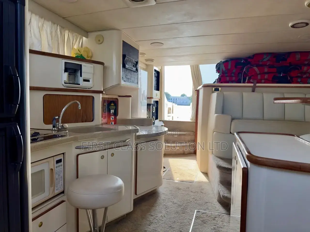 SEARAY 440 Available for Booking