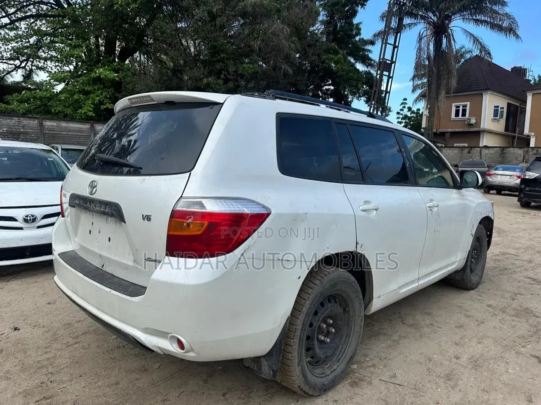Toyota Highlander Base 2009 White