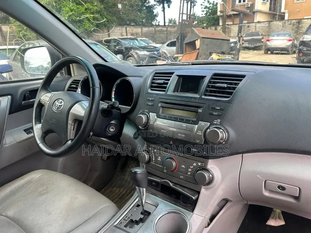 Toyota Highlander Base 2009 White