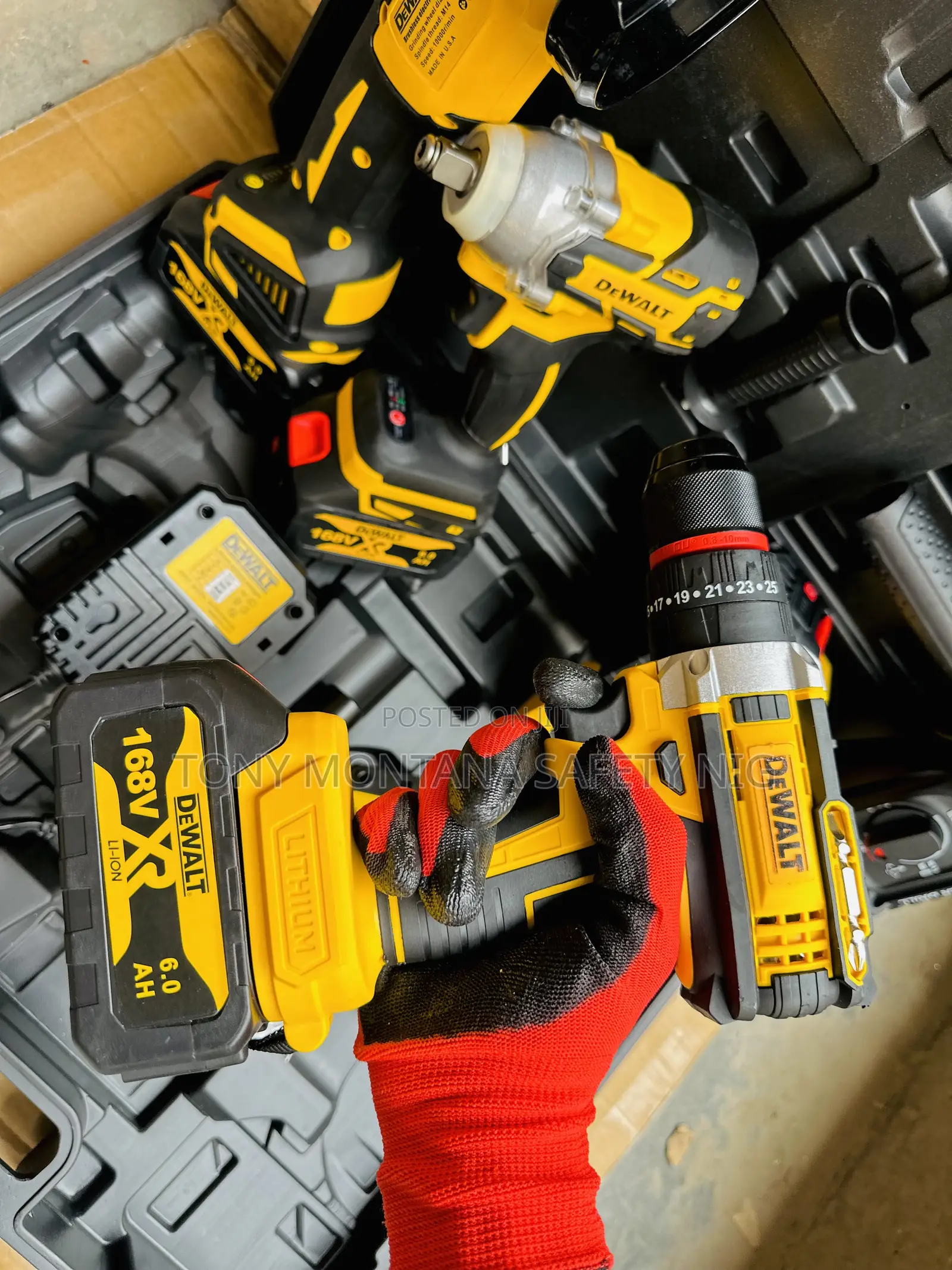 4-in-1 Cordless Power Tool Combo Kit - With 4 Batteries