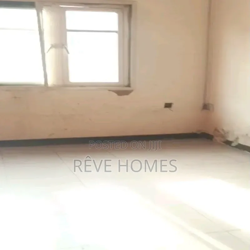 5bdrm Duplex in Phase 2 for rent