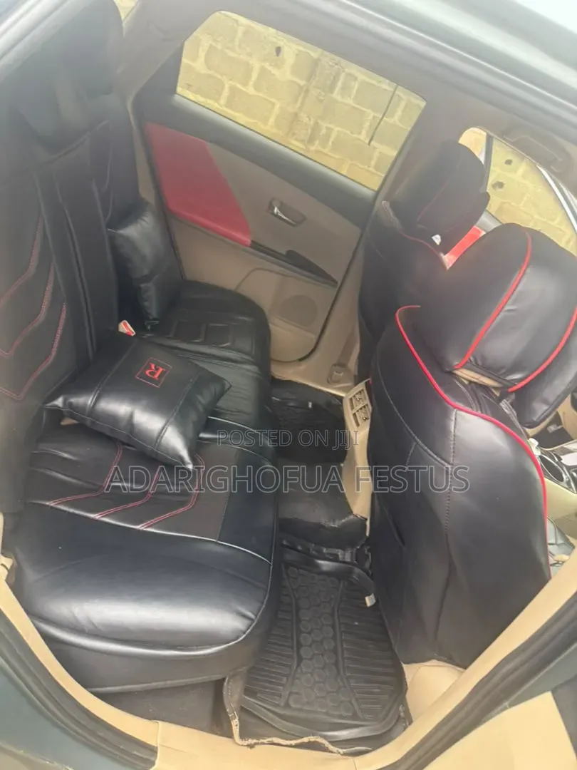 Toyota Grand HiAce 2002 Red