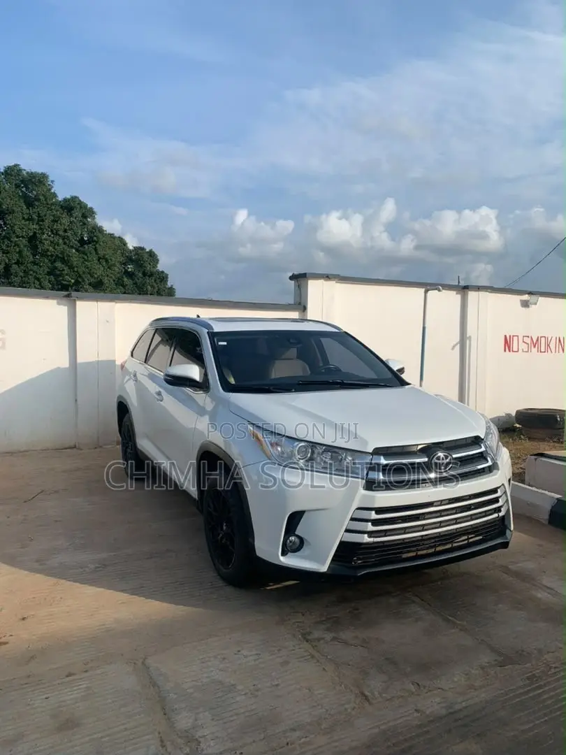 Toyota Highlander XLE 4x4 V6 (3.5L 6cyl 8A) 2018 White