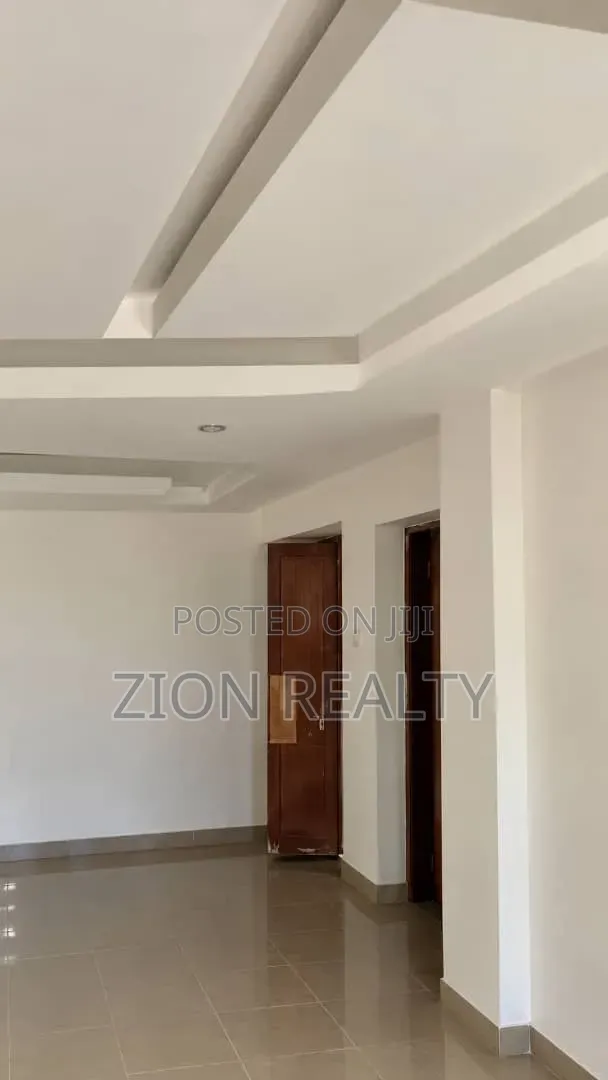 3bdrm Apartment in Teacher'S Estate, Awoyaya for rent
