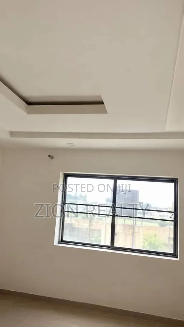 3bdrm Apartment in Teacher'S Estate, Awoyaya for rent