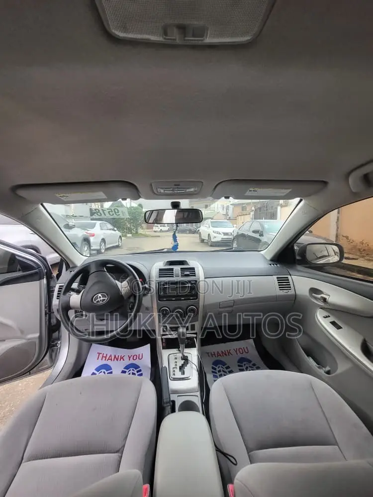 Toyota Corolla LE 4dr Sedan (1.8L 4cyl 4A) 2012 Silver