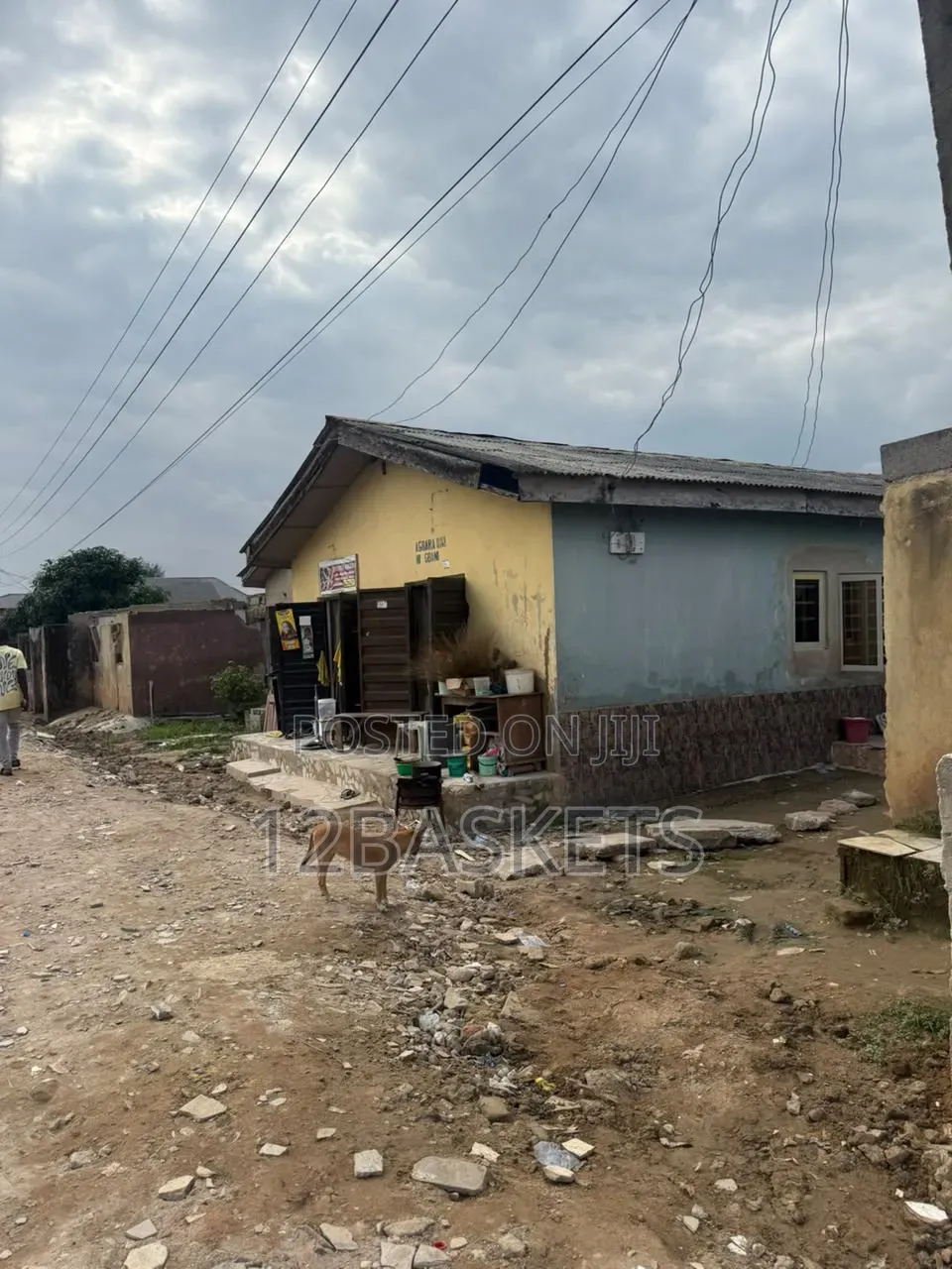 3bdrm Apartment in Abule Oko, Obafemi-Owode for sale