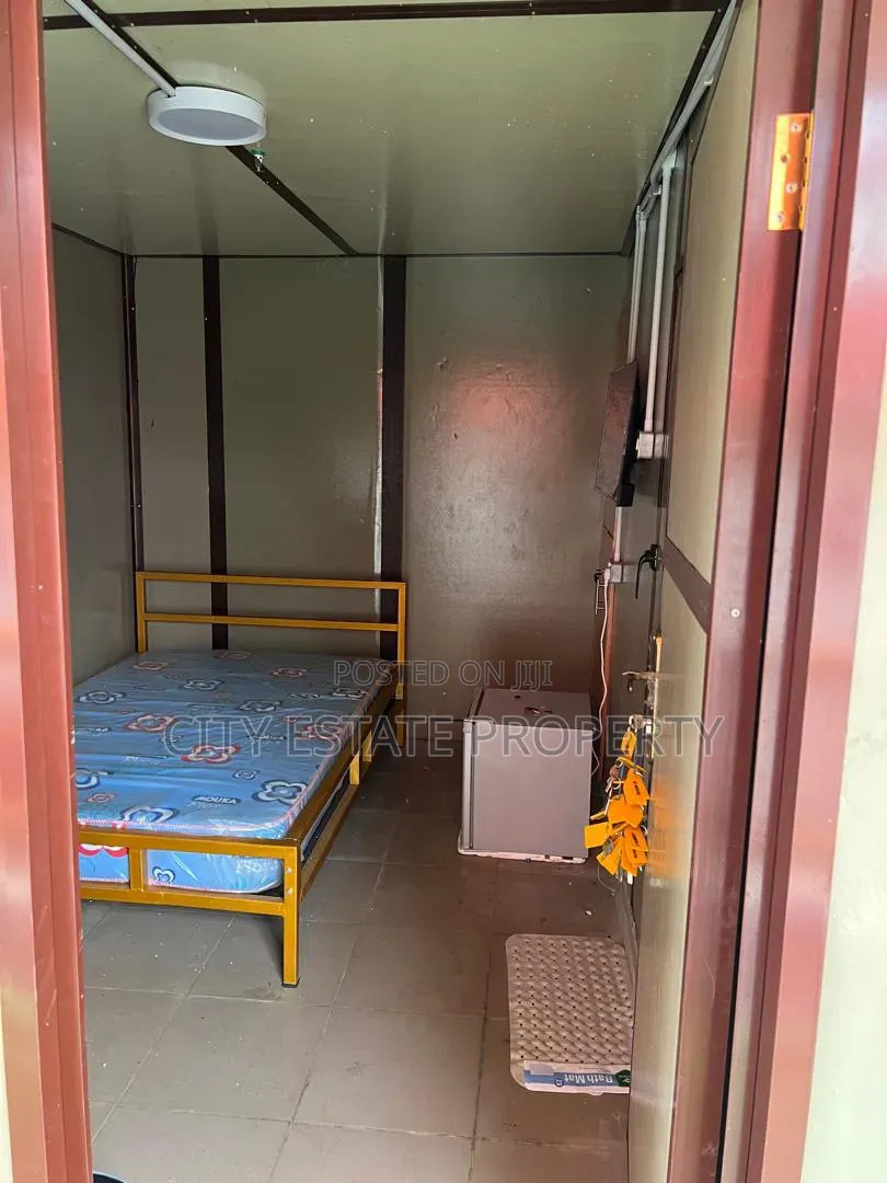 Houseboat for Hiring / Leasing Services