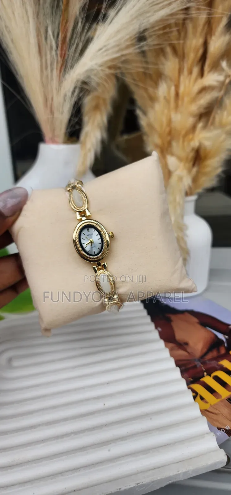Vintage Pearl Slim Wristwatch