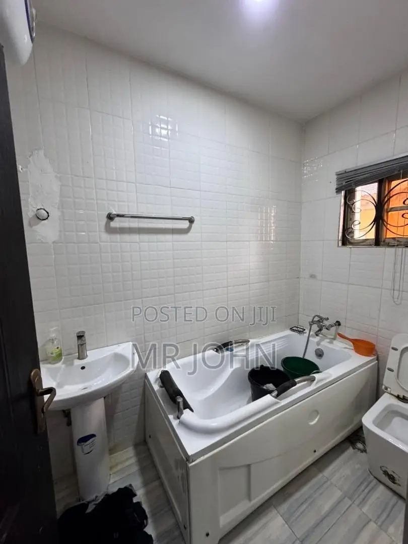 3bdrm Apartment in Abraham Adesanya for sale