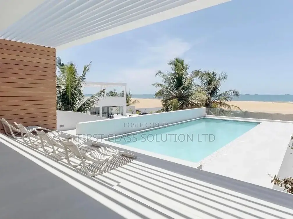 Luxurious 3 Bedroom Beach House