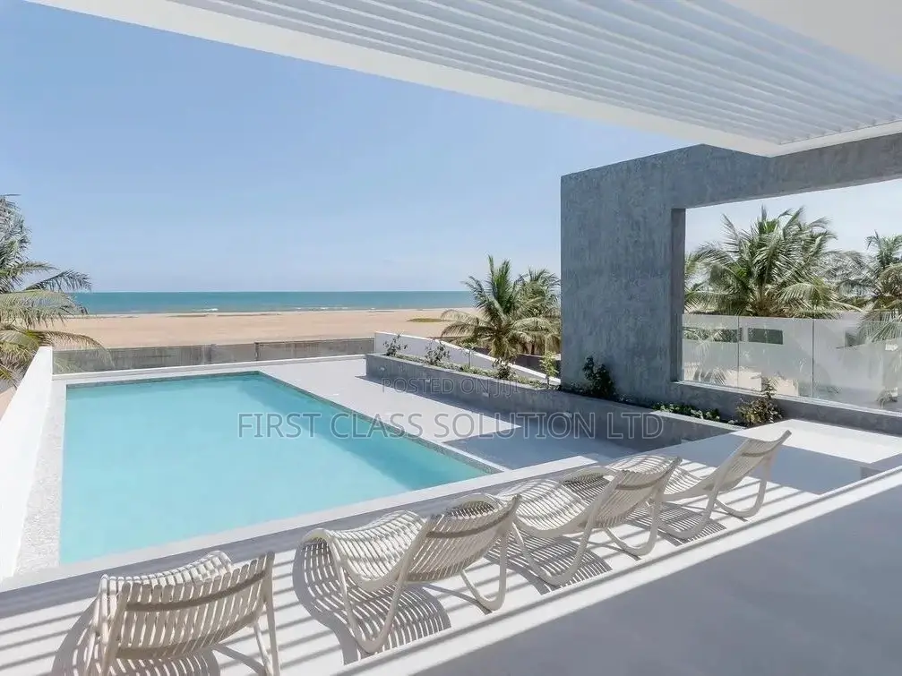 Luxurious 3 Bedroom Beach House