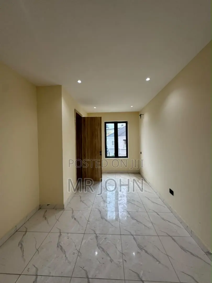 2bdrm Apartment in Ikate Owo Pr, Lekki for rent