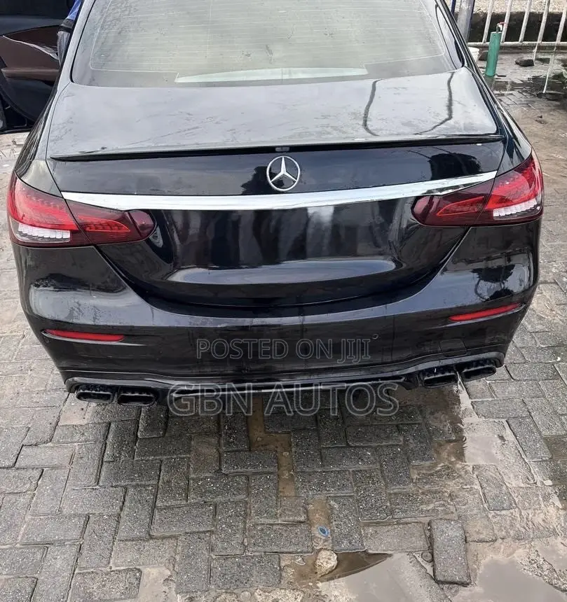 Mercedes-Benz E300 4Matic AWD Sedan (2.0L 4cyl 9A) 2017 Black