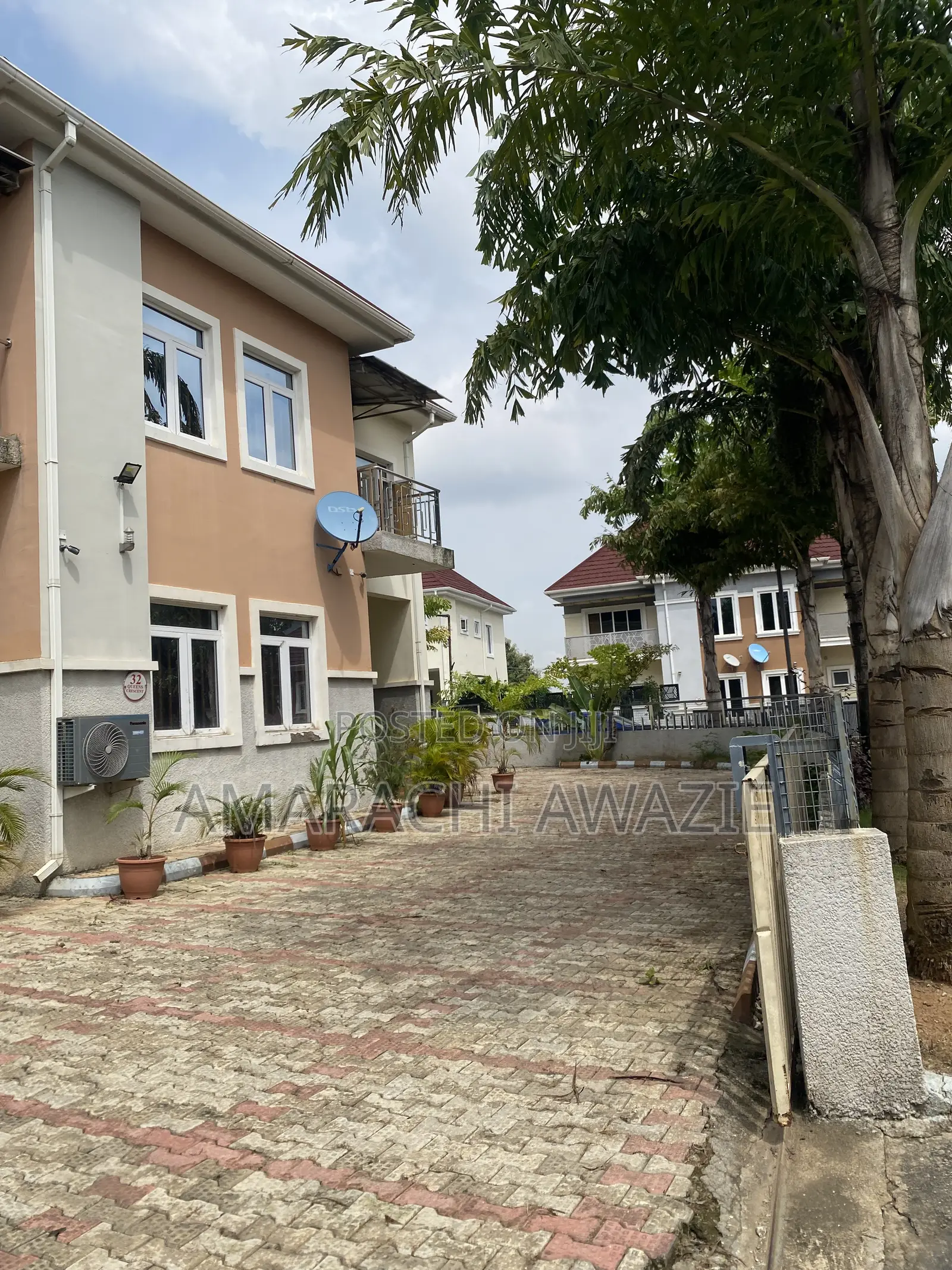 4bdrm Duplex in Idu for sale