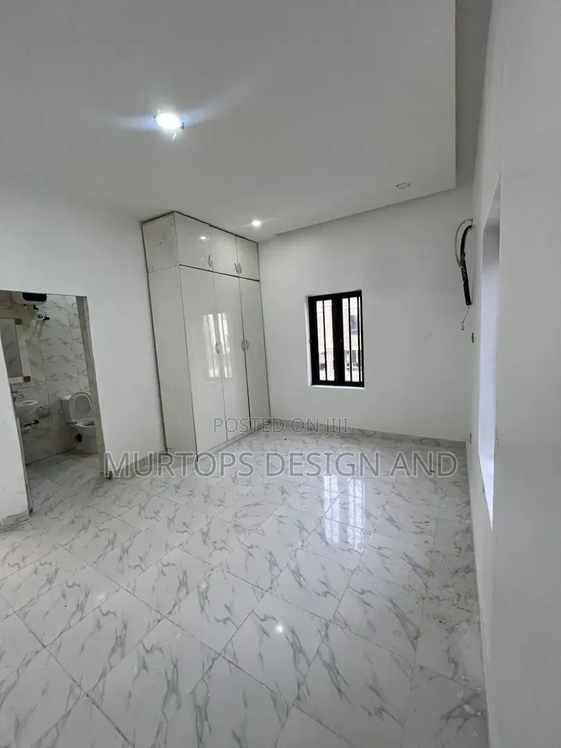 Mini Flat in Ikate for rent
