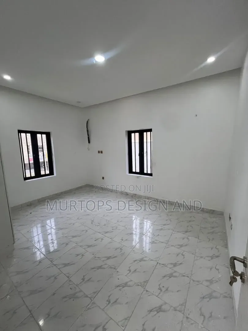 Mini Flat in Ikate for rent