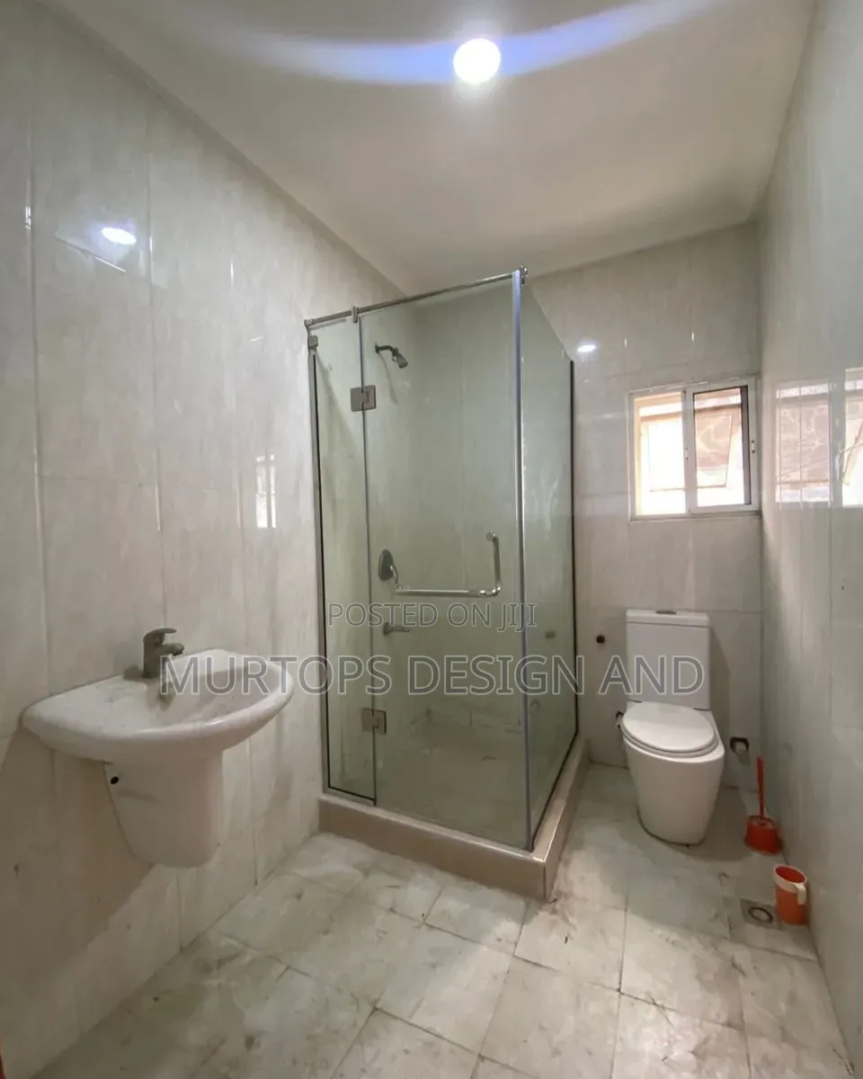 3bdrm Apartment in Lekki Phase 1 for rent