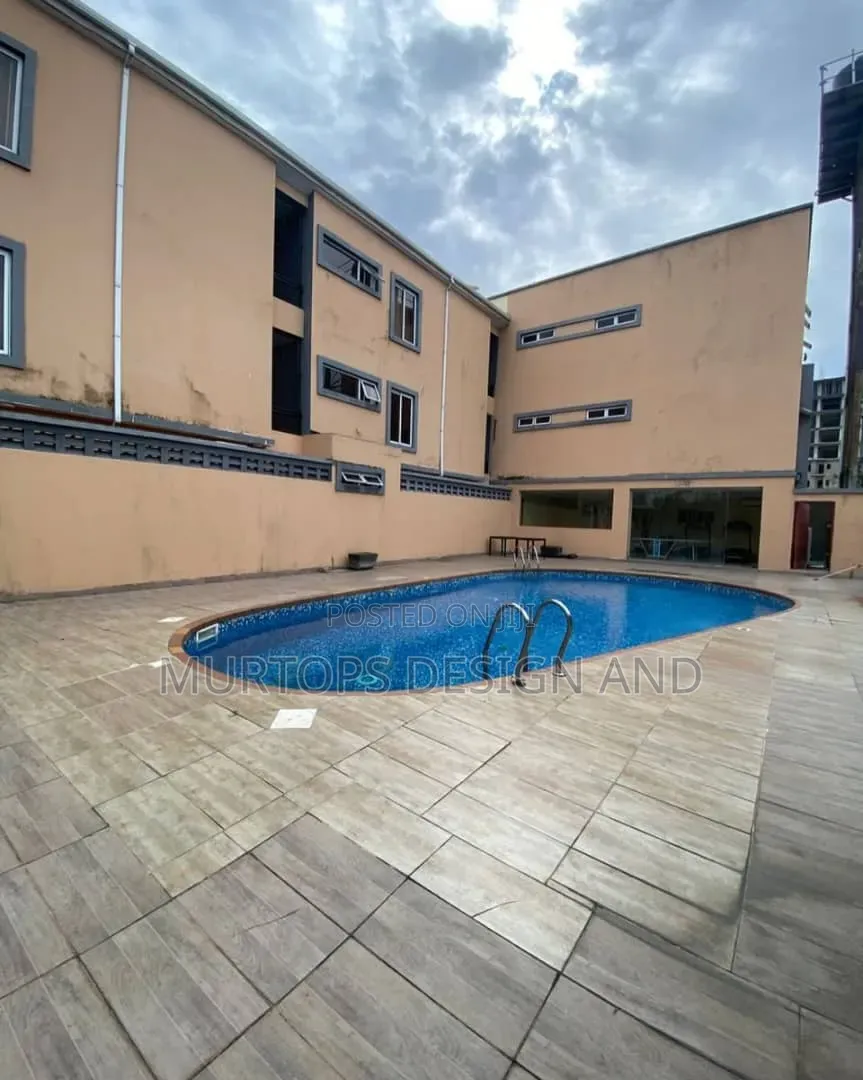 3bdrm Apartment in Lekki Phase 1 for rent