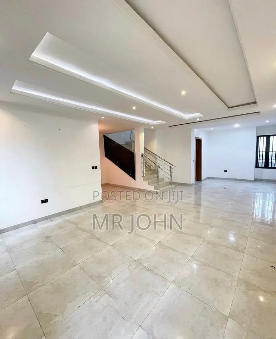 4bdrm Duplex in Lekki Phase 1 Owo Pr for rent