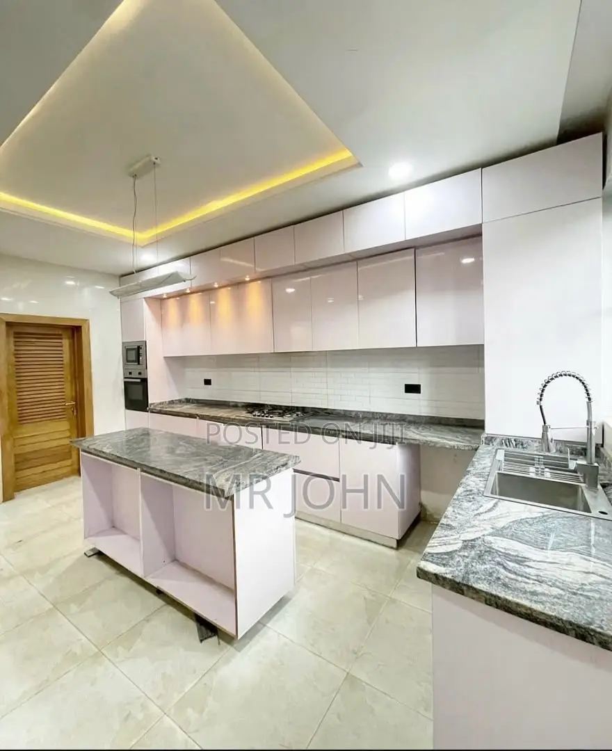 4bdrm Duplex in Lekki Phase 1 Owo Pr for rent
