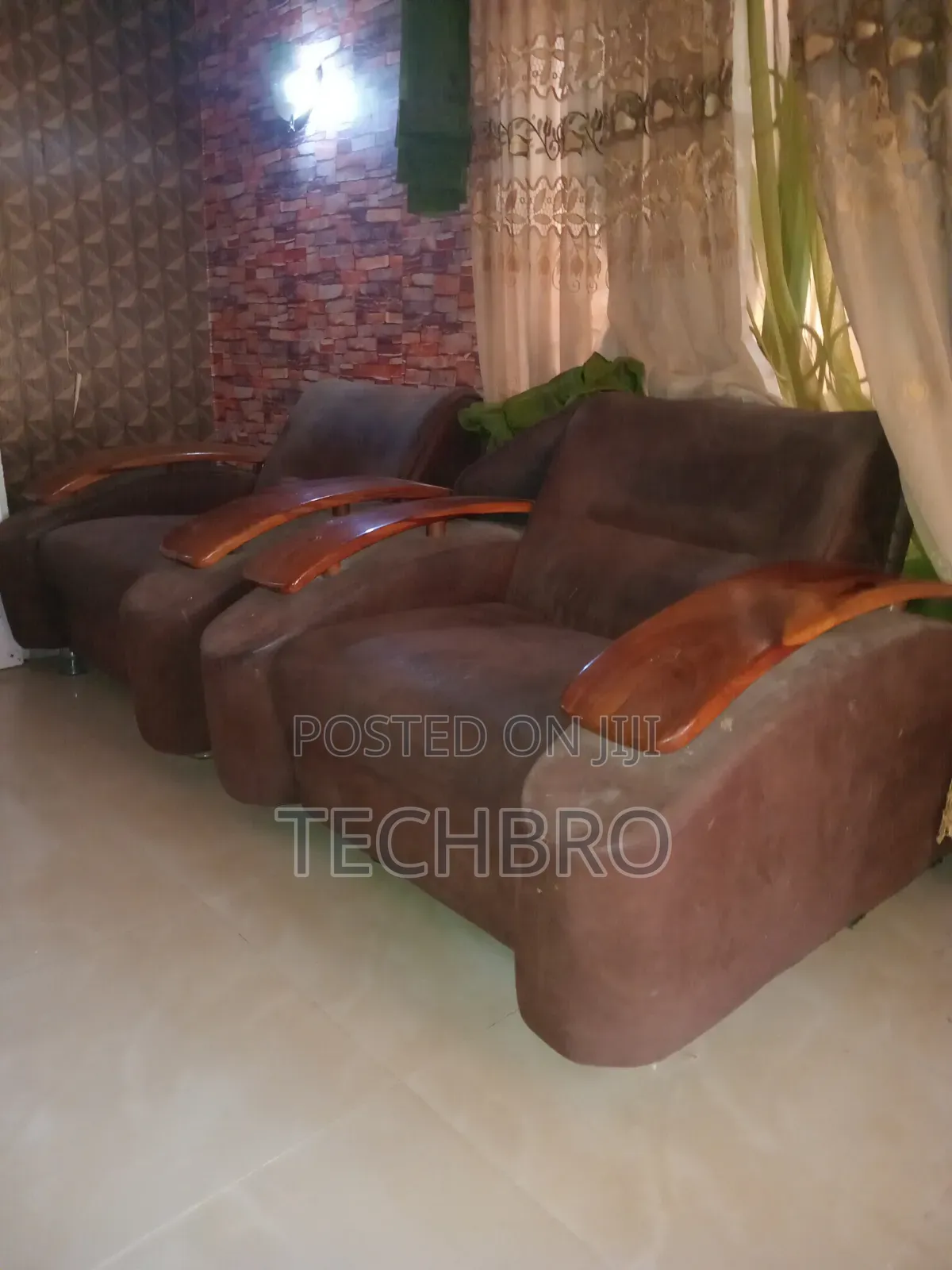 1 Quater Set of Chair