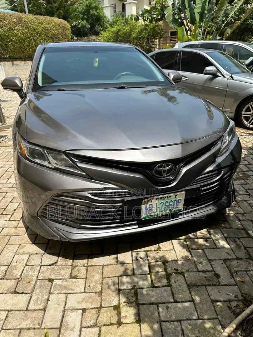 Toyota Camry LE FWD (2.5L 4cyl 8AM) 2018 Gray