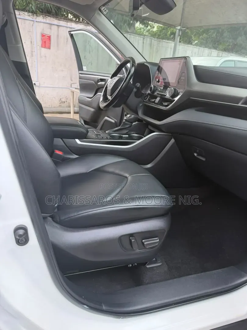 Toyota Highlander XLE AWD 2023 White