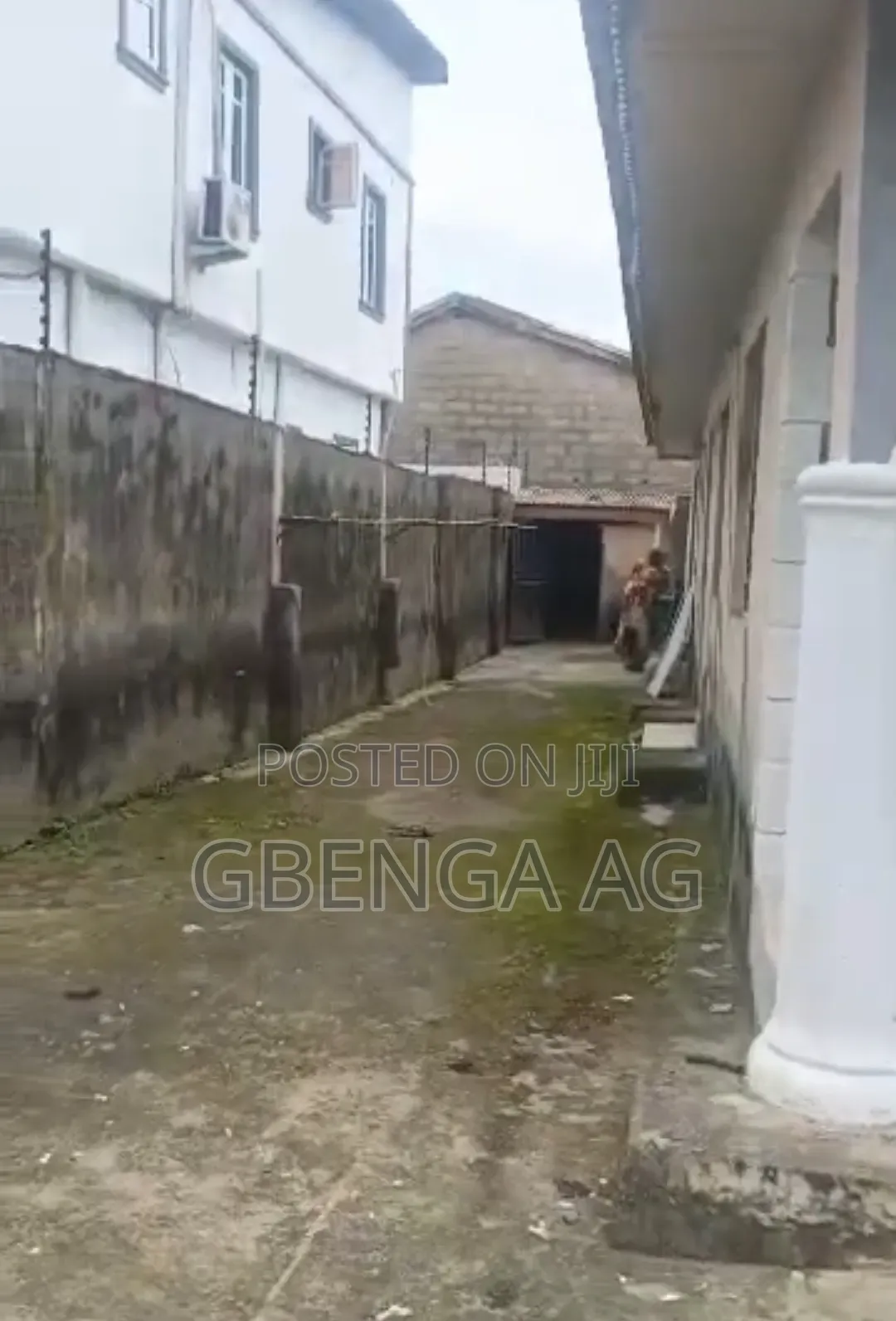 3bdrm Apartment in Ikola Eleyin, Ipaja / Ipaja for rent