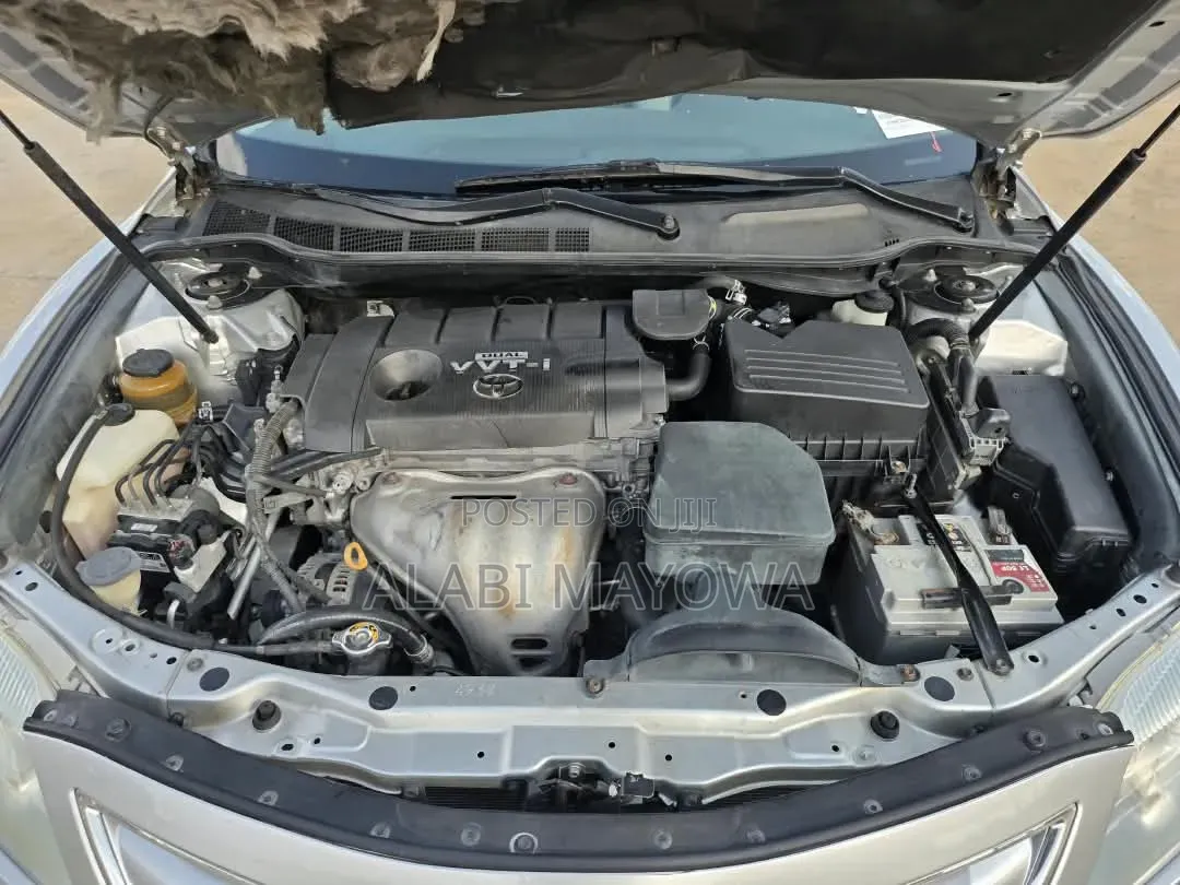 Toyota Camry LE 4dr Sedan (2.5L 4cyl 6AM) 2010 Silver