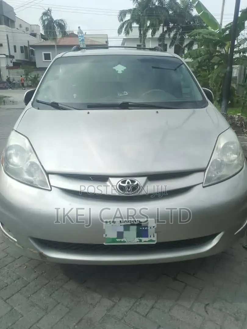 Toyota Sienna 2006